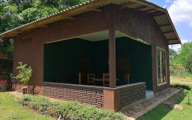 Silent Bungalow River Side