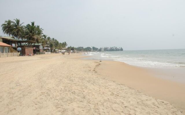 Lavinia Beach Hostel