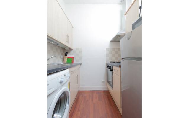 Homely Tenement for 4 Near Botanic Gardens