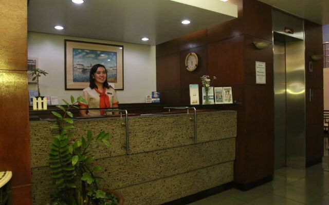 Harbor Town Hotel