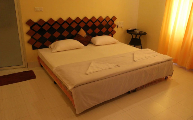 Ras Beach Inn