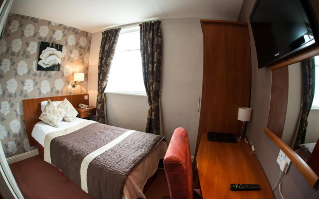 Thomas James Hotel