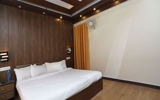 OYO 13427 Home Luxury 3BHK Near Mall Road