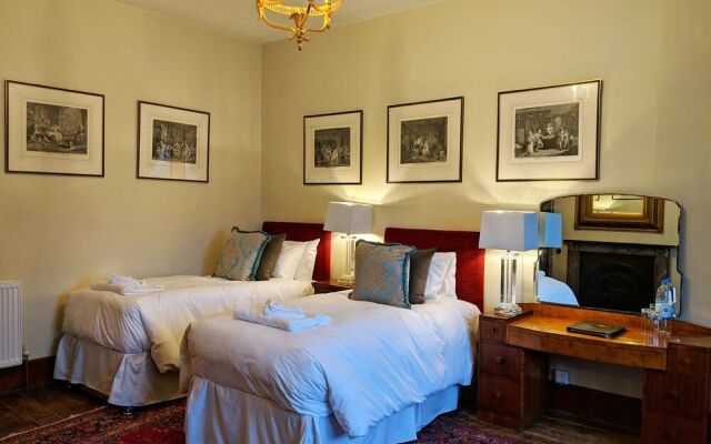 Huntsham Court