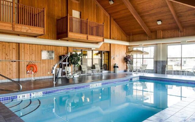 Quality Inn & Suites Oakwood Village - Cleveland South