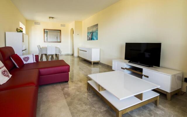 2134-Modern apt with terrace sea view