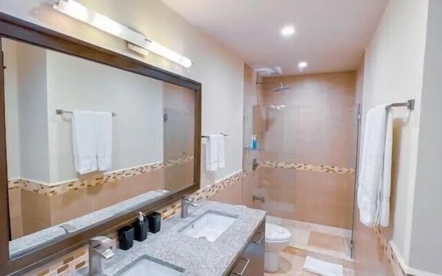 Seaview Oasis 1-BRSuite in Croc's casino