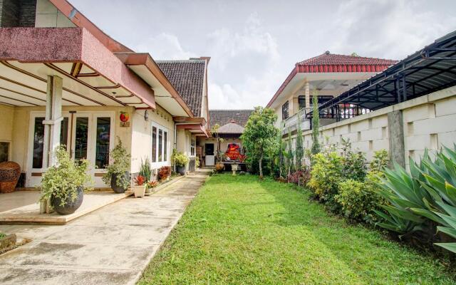 OYO 90138 Dear Darlin Villa - Family Stay