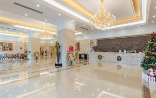 Vienna International Hotel (Shantou Jinhong Highway)