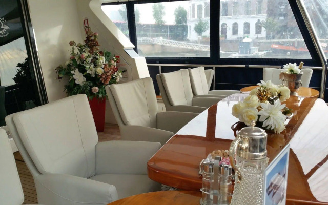 Christina Onassis Yachthotel