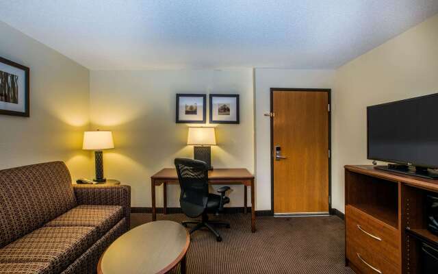 AmericInn by Wyndham Grand Forks