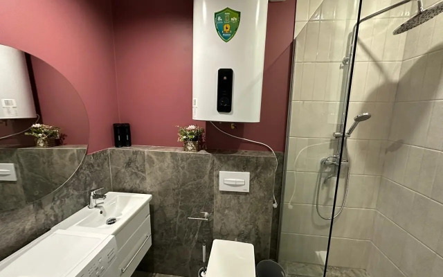 Апартаменты на проезде Золотой Берег, 2Е