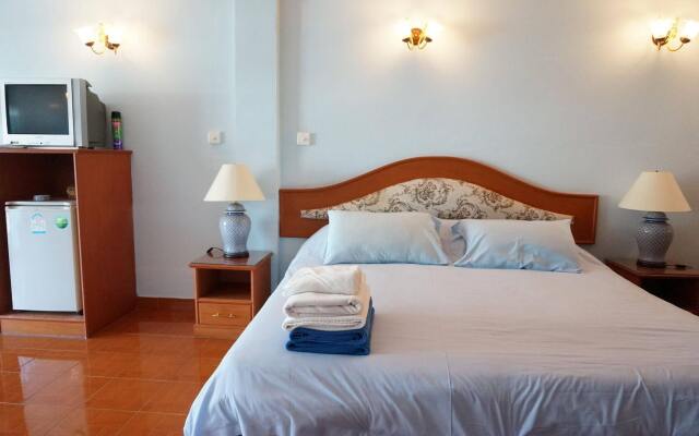 Dee-Lek Guesthouse and Restaurant