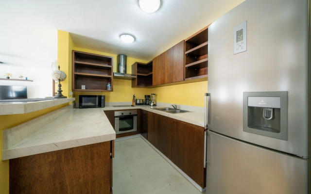 2 BR PH with Jacuzzi near to the Beach