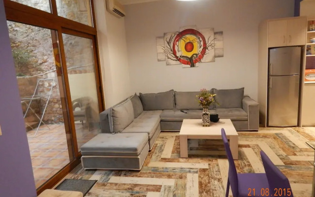 Kasteli Suites