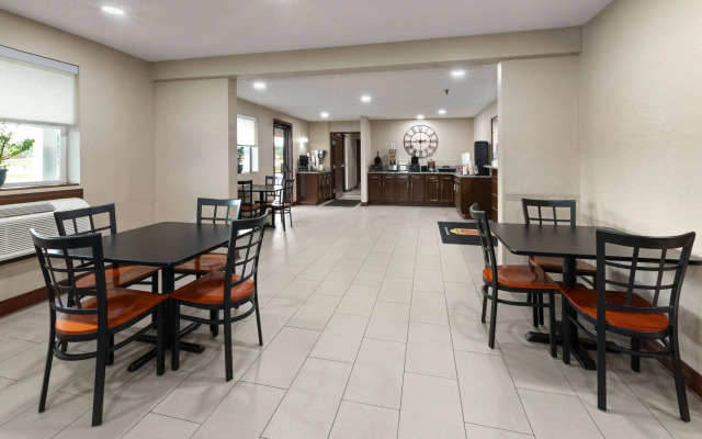 Super 8 by Wyndham Summersville/New River National Park