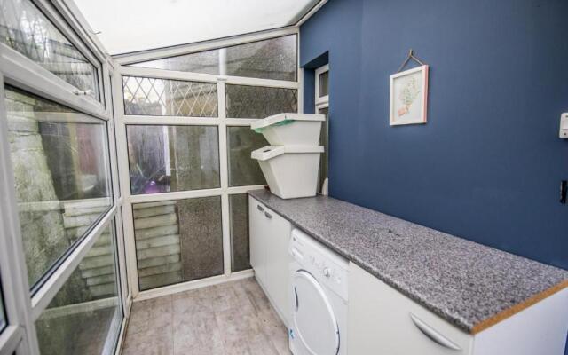 Stunning 2BD Family Retreat Swansea