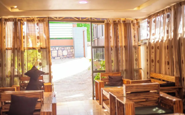 HOTEL DE SILVER BOTIQUE KiGALi