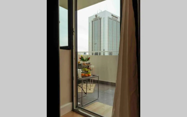Sunny 2BR Flat-Top Location-Amazing Views