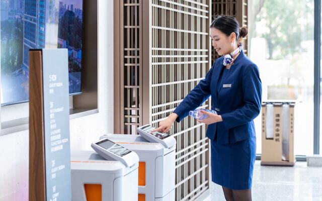 GZ Baiyun Airport MeHood Liz Hotel T1