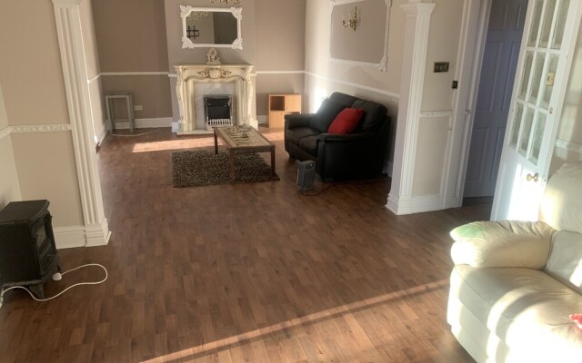 Beautiful 5 bed Farm Accommodation