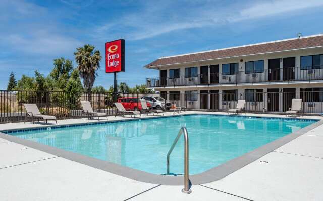 Econo Lodge Stockton near I-5 Fairgrounds