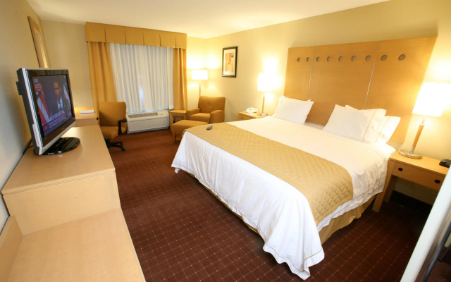 Holiday Inn Express Saltillo Zona Aeropuerto by IHG