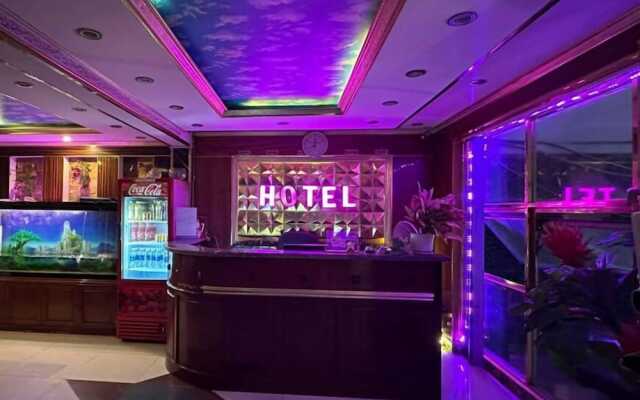 Gia Bao Hotel Binh Thanh - by BayLuxury