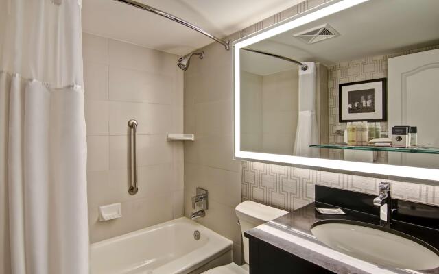 DoubleTree by Hilton Hotel Toronto Downtown