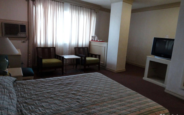 Orange Grove Hotel
