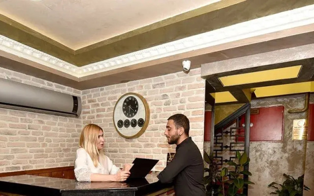 Royal Garden Suite and Hotel