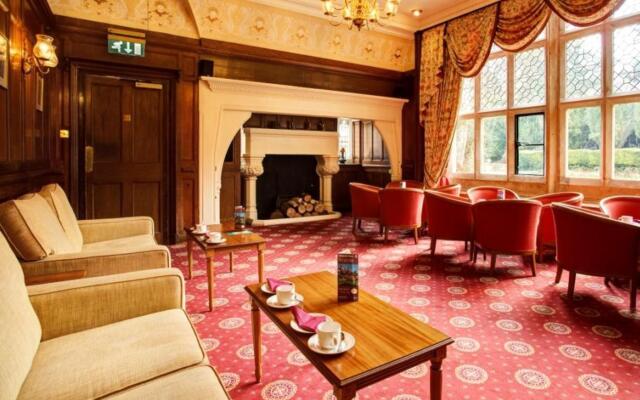 Best Western Plus Grim's Dyke Hotel