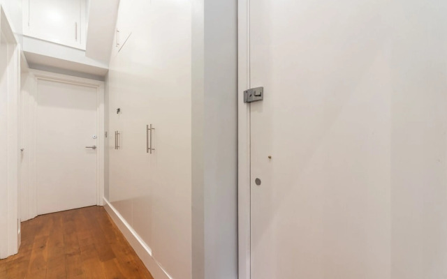 Refurbished St.johns Hill Apartment