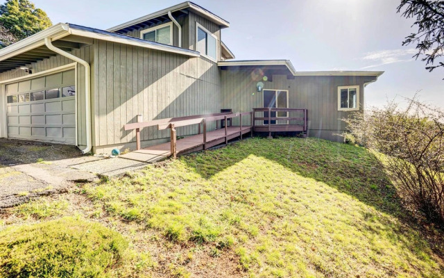 'ocean Vista' Gold Beach Getaway!