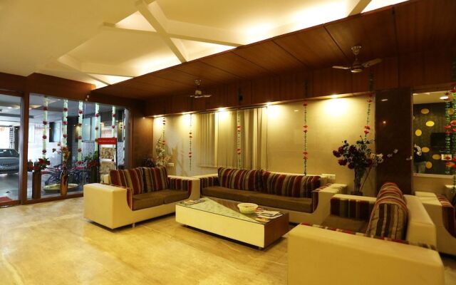 OYO 8625 Yogendra Residency