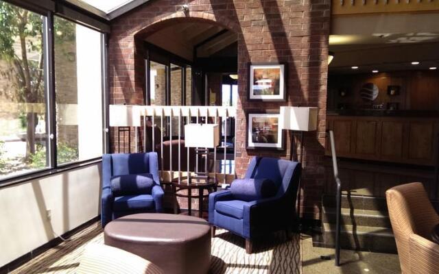 Rodeway Inn & Suites