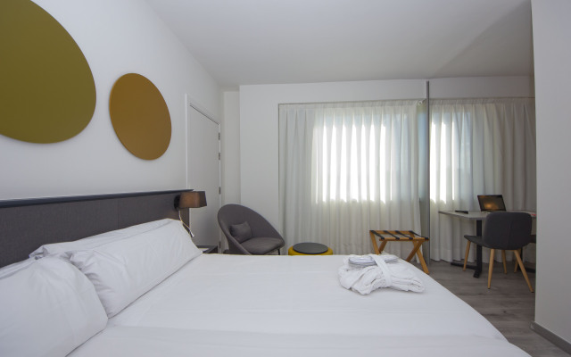 Aparthotel Atenea Valles