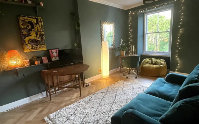 Cosy 2 Bedroom Apartment in the Heart of Leith