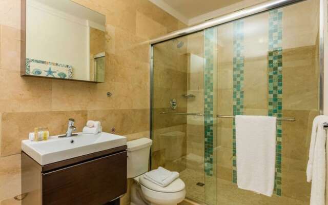 3BR 3BA Duplex w Amazing Views Pool Amenities
