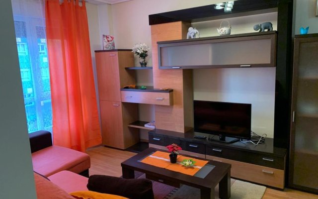 Apartamento Mota-2 Huca-Los Prados; Parking Y Wifi Gratis