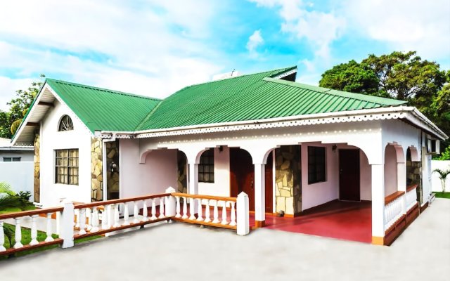 Eco Bay Guesthouse
