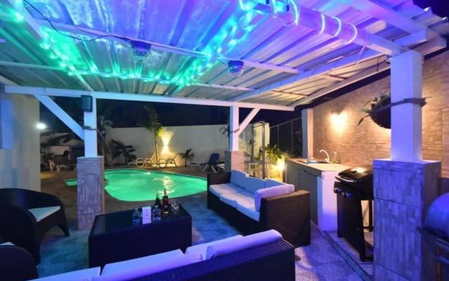 Gorgeous Spacious Property in Prime Beach Location