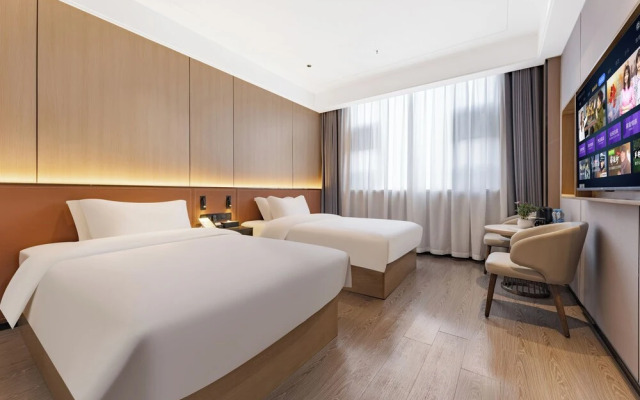 Wanzai Yijia La Maison Hotel