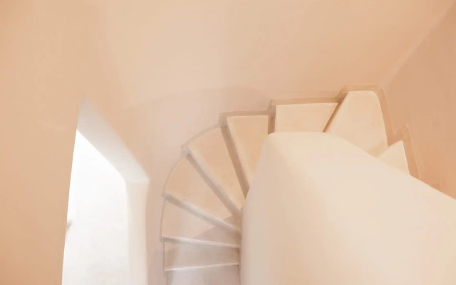 Pink Freud Villas Santorini