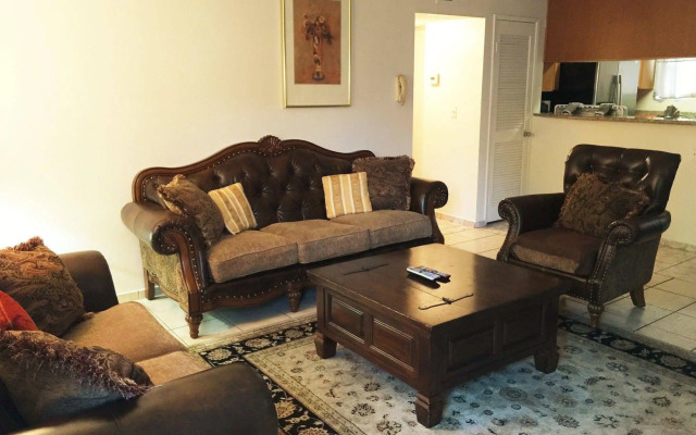 Fully Furnished Apartment in Glendale