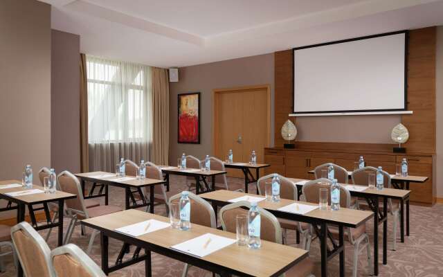 Отель DoubleTree by Hilton Almaty