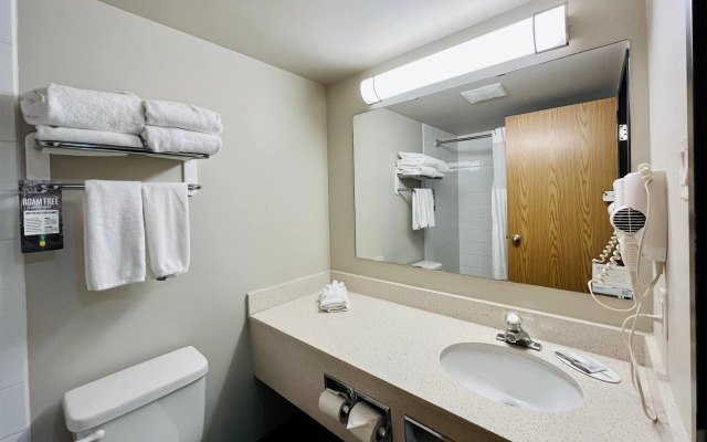 Super 8 by Wyndham Grande Prairie