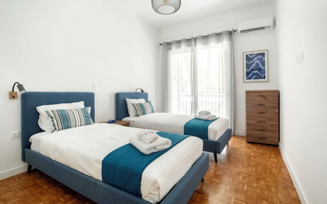 Glimmer 2-Bedroom Apartment in Athens