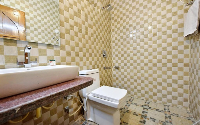 OYO 10229 Hotel Crystal