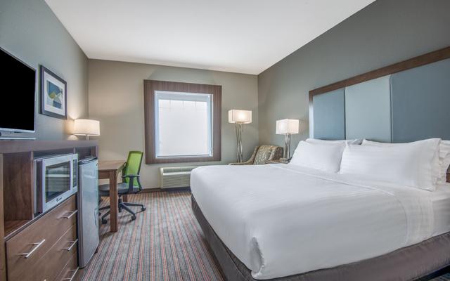 Holiday Inn Express & Suites Stillwater - University Area by IHG